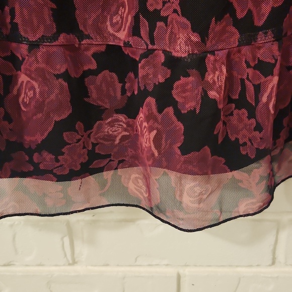 Floral Sheer Women's Top - Pink and Black - Picture 6 of 10